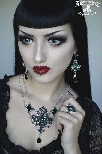 Alchemy Gothic: Queen Of The Night Nec.. (のぶ) 八千代緑が丘の