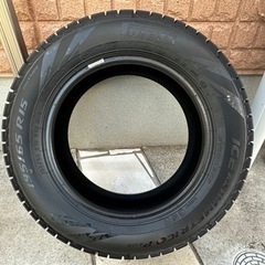 PIRELLI スタッドレス 195/65R15