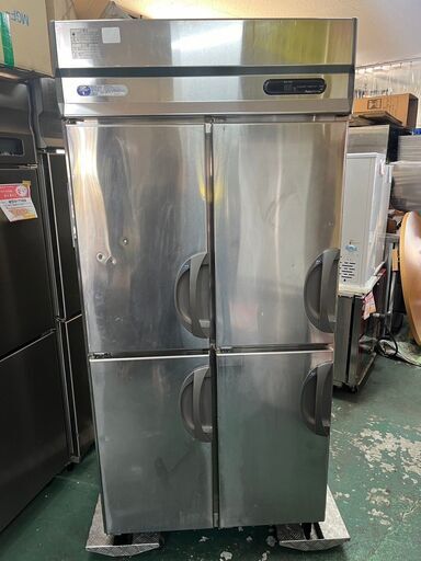 ★フクシマ　縦型4ドア冷凍庫　782L　三相200V　全室左開き★