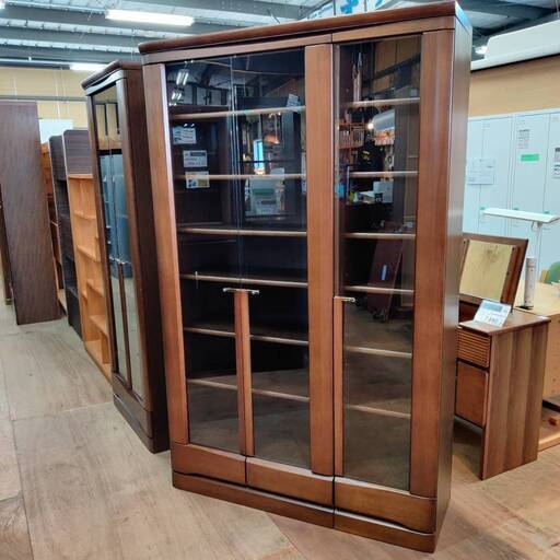 【愛品倶楽部柏店】コクサイの家具 3枚ガラス扉書棚 クレシア B120