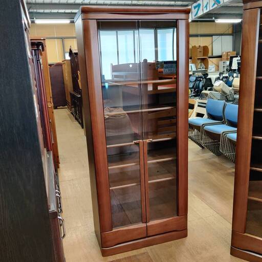 【愛品倶楽部柏店】コクサイの家具 2枚ガラス扉書棚 クレシア B80