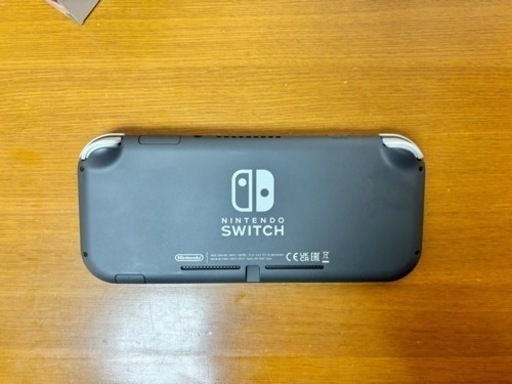 Nintendo Switch Lite本体とケース