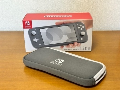 Nintendo Switch Lite本体とケース