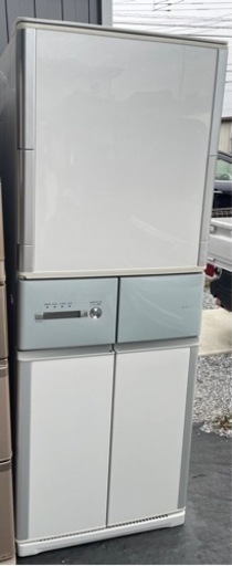 冷蔵庫　シャープ　早めの引き取り希望です。