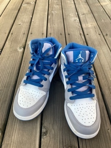 スニーカー NIKE AIR JORDAN 1 MID  23.5