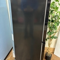 I757 ? 人気のブラック！ MITSUBISHI 冷蔵庫 (146L) ⭐ 動作確認済 