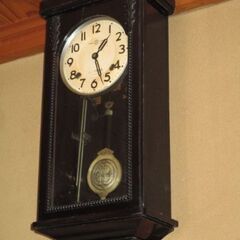 古いボンボン柱時計