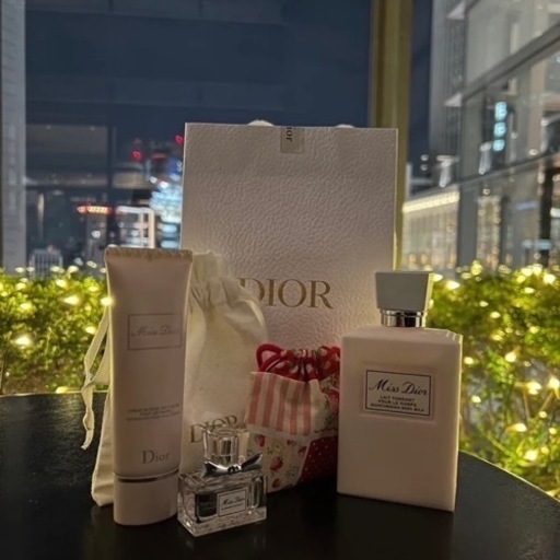 化粧品 Dior