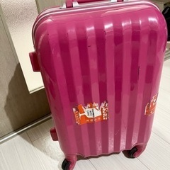 無料　機内持ち込み可能なスーツケース