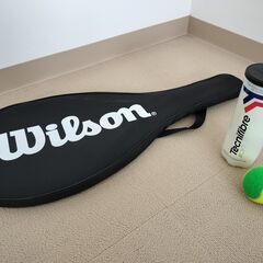 Wilson 男性のテニス ラケットとバッグとテニス ボール