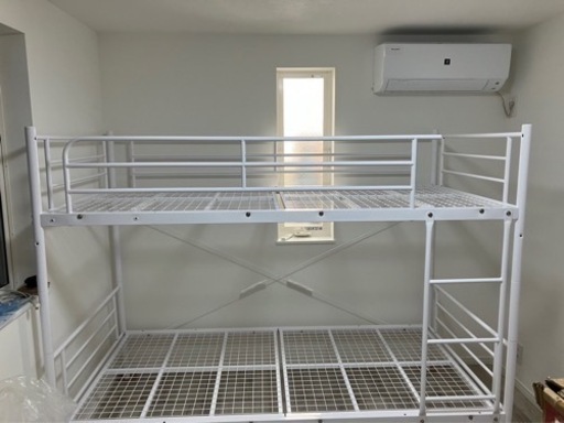 スチール2段ベッド 白 耐荷重300kg 耐震構造 使用歴浅め
