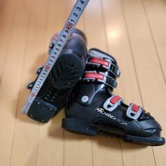 お得】レア☆男女兼用☆子供用☆ ガンダムモデルスキー板&ブーツ