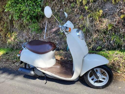 ホンダースクーピー4サイクルバッテリ新品タイヤ後ろ新品前8分ミラ新品オイル交換、プラグ交換してあります完全整ピ済みですキズわありません