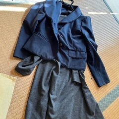 卒園式で着た服。紺のジャケット、ロペのワンピース