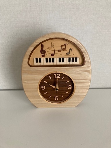 【新品・未使用】木製　置き時計　掛け時計　音符柄　音楽柄