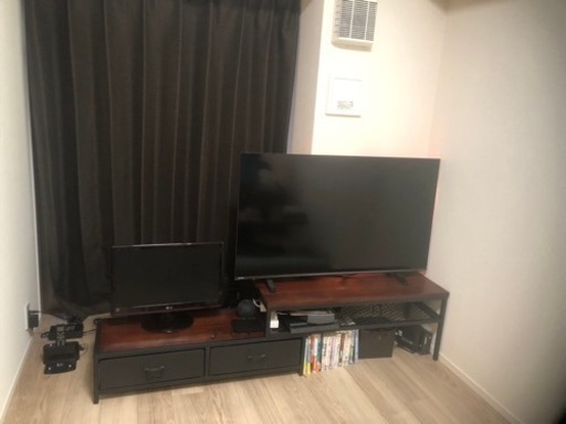 取引中】民泊、上京など、黒と茶色を基調にした家具セット、ベッド