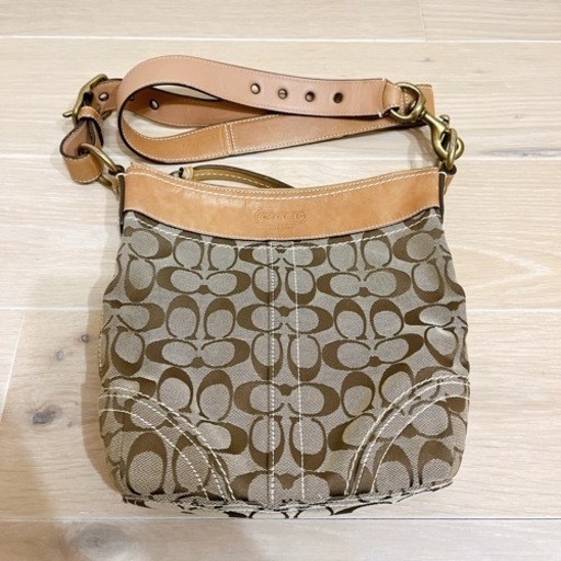 美品 COACH シグニチャーショルダーバッグ
