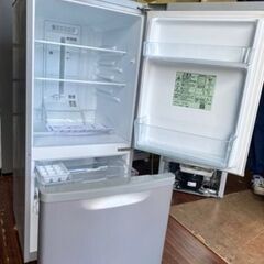 市内配送無料　パナソニック Panasonic NR-B149W-S [冷蔵庫 （138L・右開き） 2ドア シルバー]