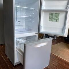 市内配送無料　パナソニック Panasonic NR-B149W-S [冷蔵庫 （138L・右開き） 2ドア シルバー]