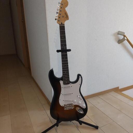 美品Squier by Fender／木目調エレキギター・ストラドキャスター・付属品多数 ☀ 名古屋市中川区引渡し
