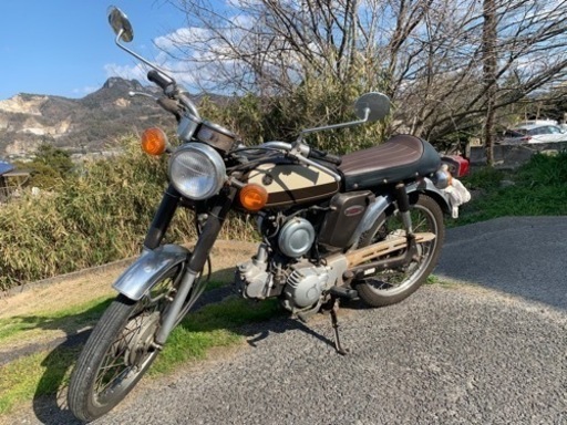実働　YAMAHA YB-1 four カフェレーサースタイルの車体デザイン