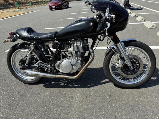 バイク SR400  カフェレーサー