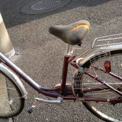 古い自転車　ブリヂストンママチャリ　