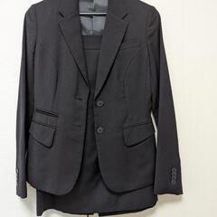 黒スーツ(ミスジュンコ)ブラウス付