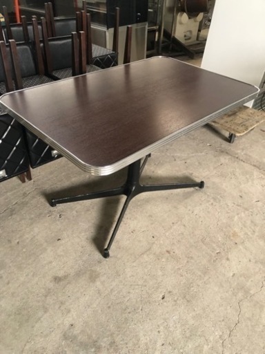 3台あります！店舗用 ダイニングテーブル バー レストラン  120×75×70cm