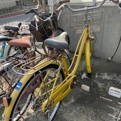 自転車（ママチャリ)