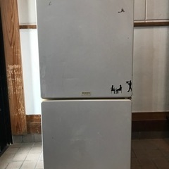 冷蔵庫+ニトリのスチームアイロン+アイロン台
