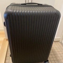 美品黒スーツケース