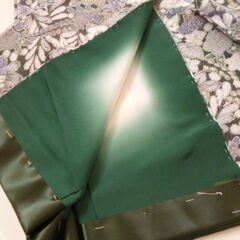 ★正絹★新品・未使用品★裄６８㎝★グレー基調に辻が花★