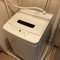 2022年製　5kg アイリスオーヤマ洗濯機ラック付き