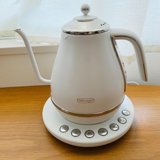 デロンギ KBOE1230JW ピースフルホワイト 温度設定機能付き電気カフェケトル アイコナ 白 アイコナ　1000ｍｌ 温度調節電気ケトル キッチン家電