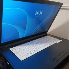 富士通 高性能7世代Corei5 高速大容量SSD240G搭載 大容量メモリ8G CD/