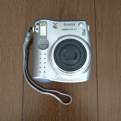 インスタントカメラ　instax mini