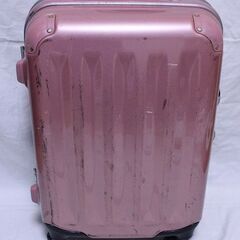 ピンク色　スーツケース　鍵付き　中型　4泊5日程度