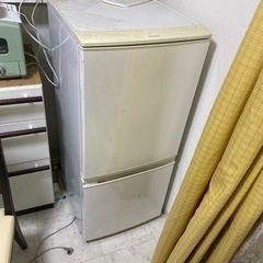 H120cm２ドアシャープ製　冷蔵庫