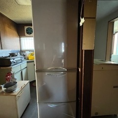 冷蔵庫、洗濯機、テレビ