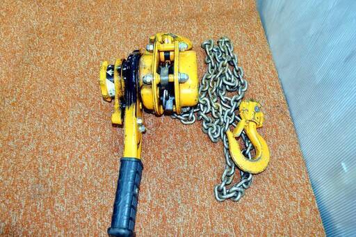 山口)KITO チェーンブロック　LB008 0.8ｔ　 KBIZ1163FCY MC17C