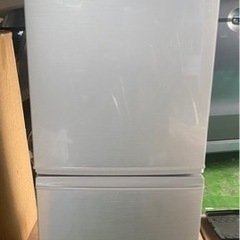 シャープ製冷蔵庫　137L