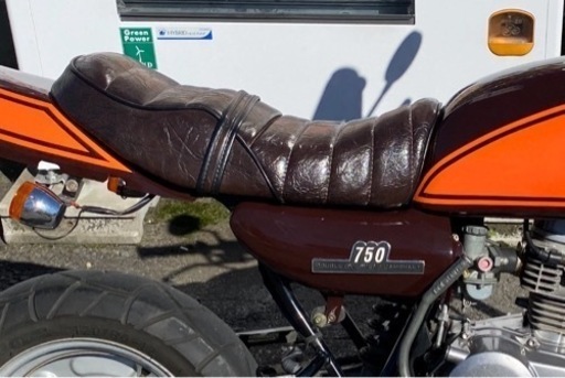 送料無料☆新品☆エイプ50用あんこ抜きタックロールシート☆完成品