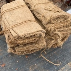 カマス袋（藁で作った袋）
