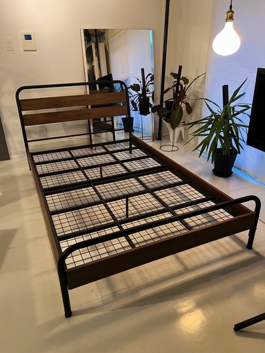 美品　セミダブル　スチールベッド