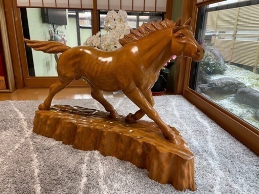 木彫りの馬