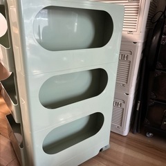 移動可能収納ボックス ラック