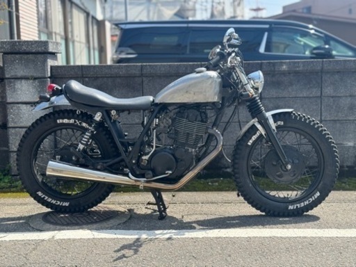 ヤマハ SR400 ボバー 1JR 2型　OVERマフラー　デイトナリアサスに変更