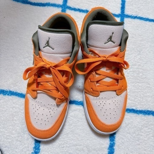 NIKE エアジョーダン1