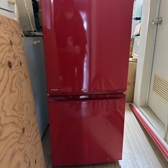 SHARP 赤　冷蔵庫